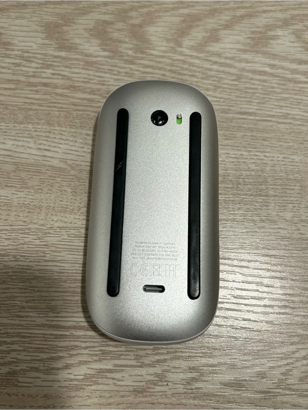Apple White Wireless Magic Mouse - Multi-Touch Bluetooth Mouse